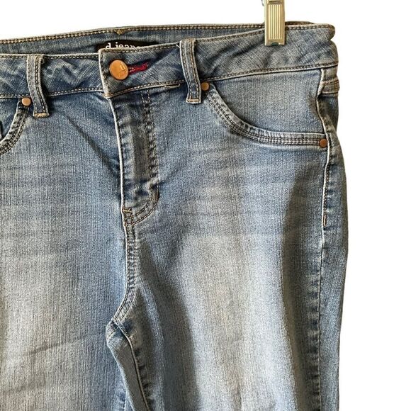 D Jeans Women's Capris Faded Denim Size 8 - Picture 2 of 13